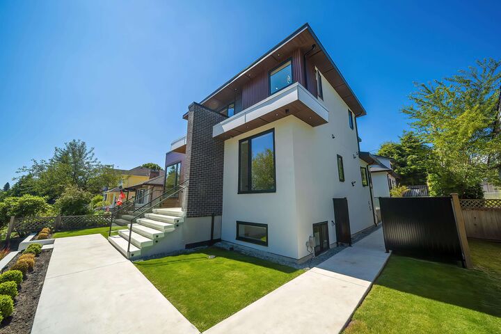 Property Photo: 827 Chestnut Street BC V3L 4N3