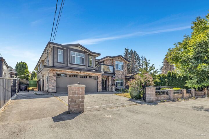 Photo de la propriété: 10346 126 Street BC V3V 5G1