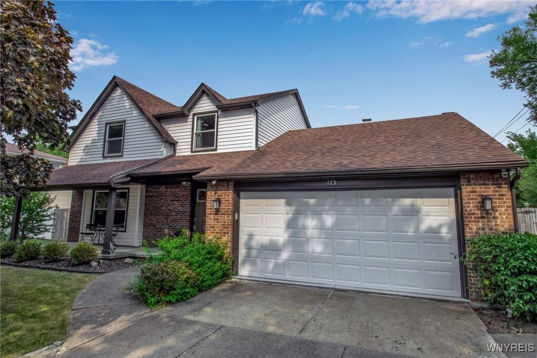 Property Photo:  173 Paradise Road  NY 14051 