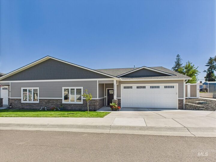 Property Photo:  2102 Alder Ave A  ID 83501 