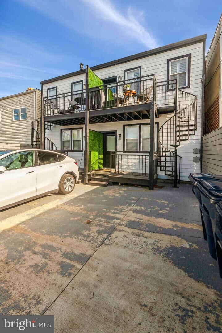 Property Photo: 1325 Adams Street NE 2 DC 20018