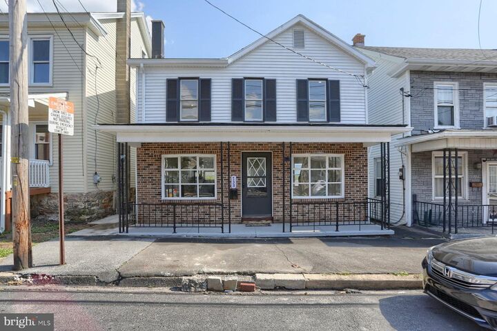 738 E Grand Avenue  Tower City PA 17980 photo