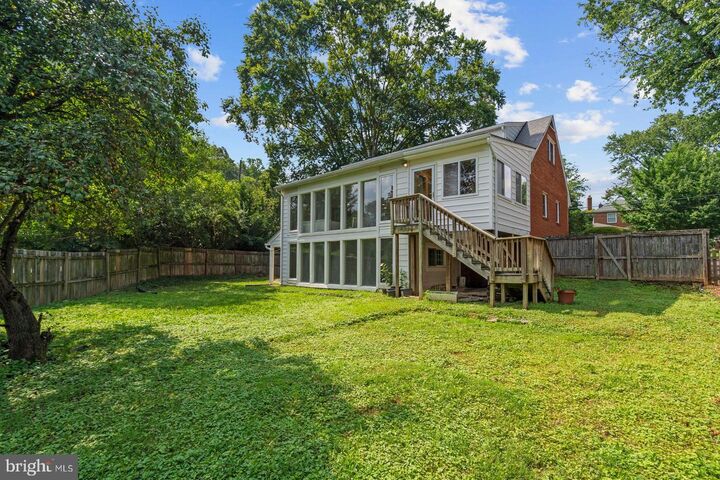 5018 11th Street N  Arlington VA 22205 photo