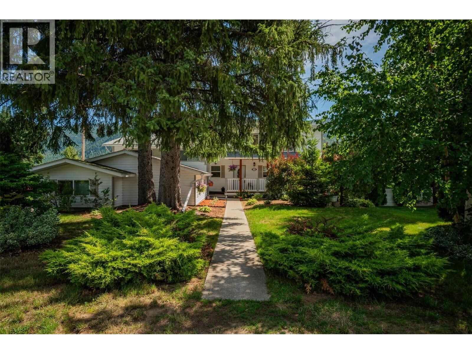Property Photo: 3101 4th Avenue BC V1N 2S5