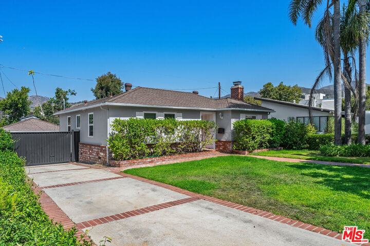 Property Photo:  769 Wildomar  CA 90272 