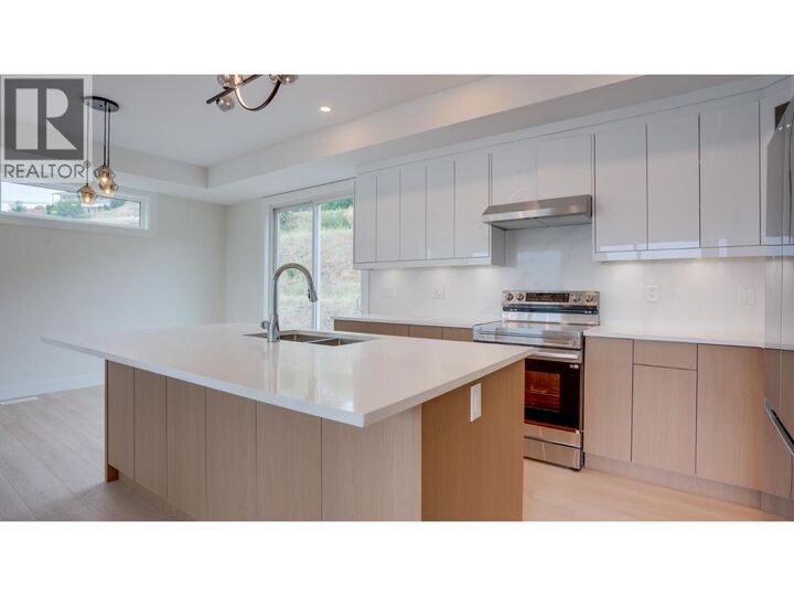 Photo de la propriété:  5705 Heritage Drive 6  BC V1H 1B1 