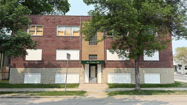 748 Banning Street  Winnipeg MB R3G 2G2 photo