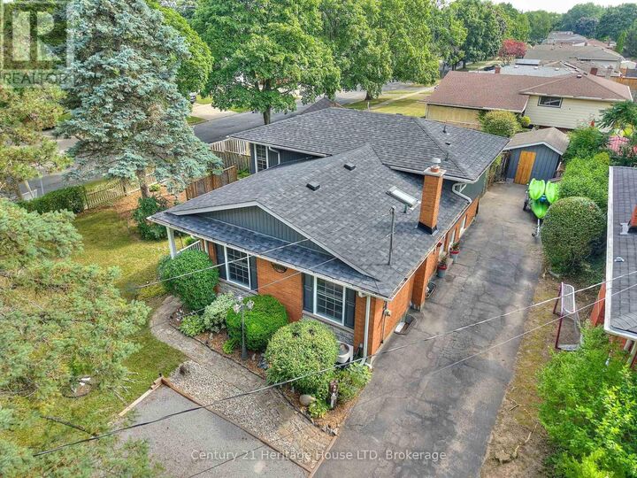Photo de la propriété: 30 Cartier Drive ON L2M 2E7