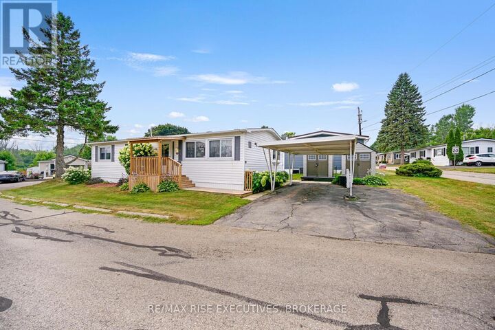 Property Photo:  1871 Oxford Avenue 20  ON K6V 7V5 