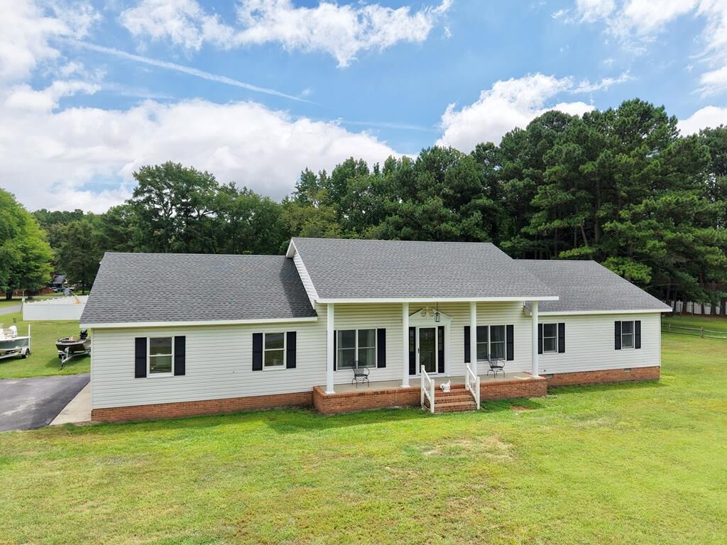 Property Photo:  8 Nelson Dr  VA 23417 
