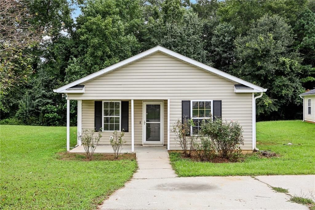 Property Photo:  3645 Ten Oaks Circle  GA 30127 