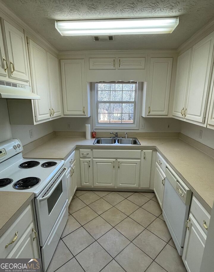 Property Photo: 30 Spring Valley Cove GA 30016