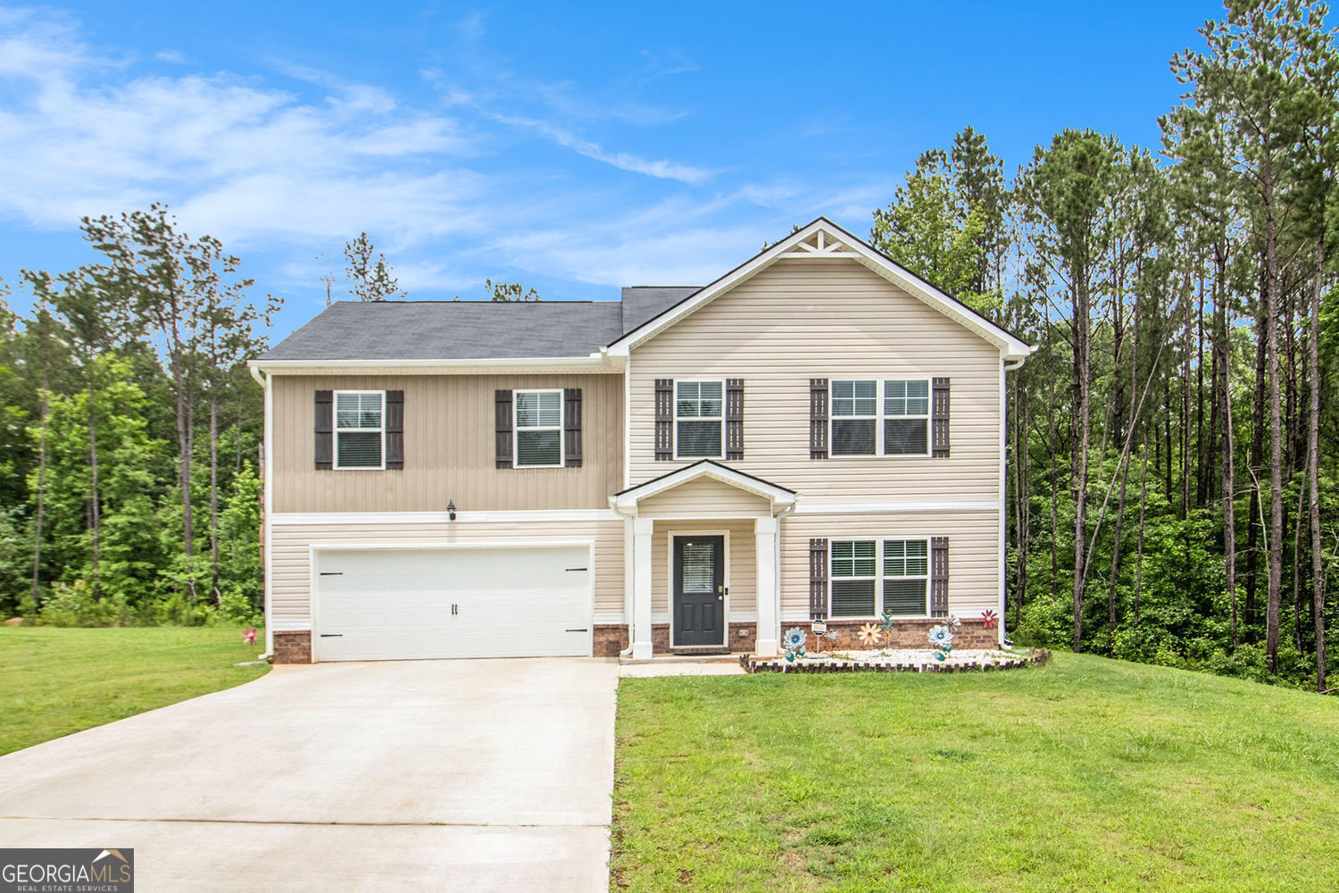 Property Photo: 210 Jenny Court GA 30220