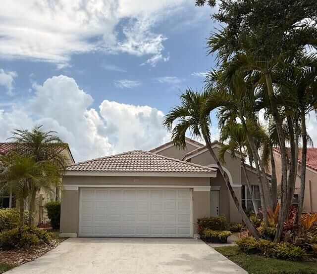 Property Photo:  920 Savannah Falls Dr  FL 33327 