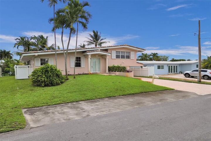 Property Photo: 2542 Marathon Ln FL 33312
