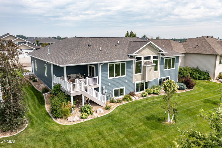 Property Photo:  1013 Limited Lane  ND 58503 