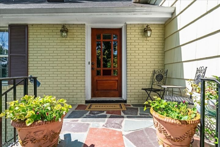 Property Photo:  1153 Ridge Dr  NJ 07092 