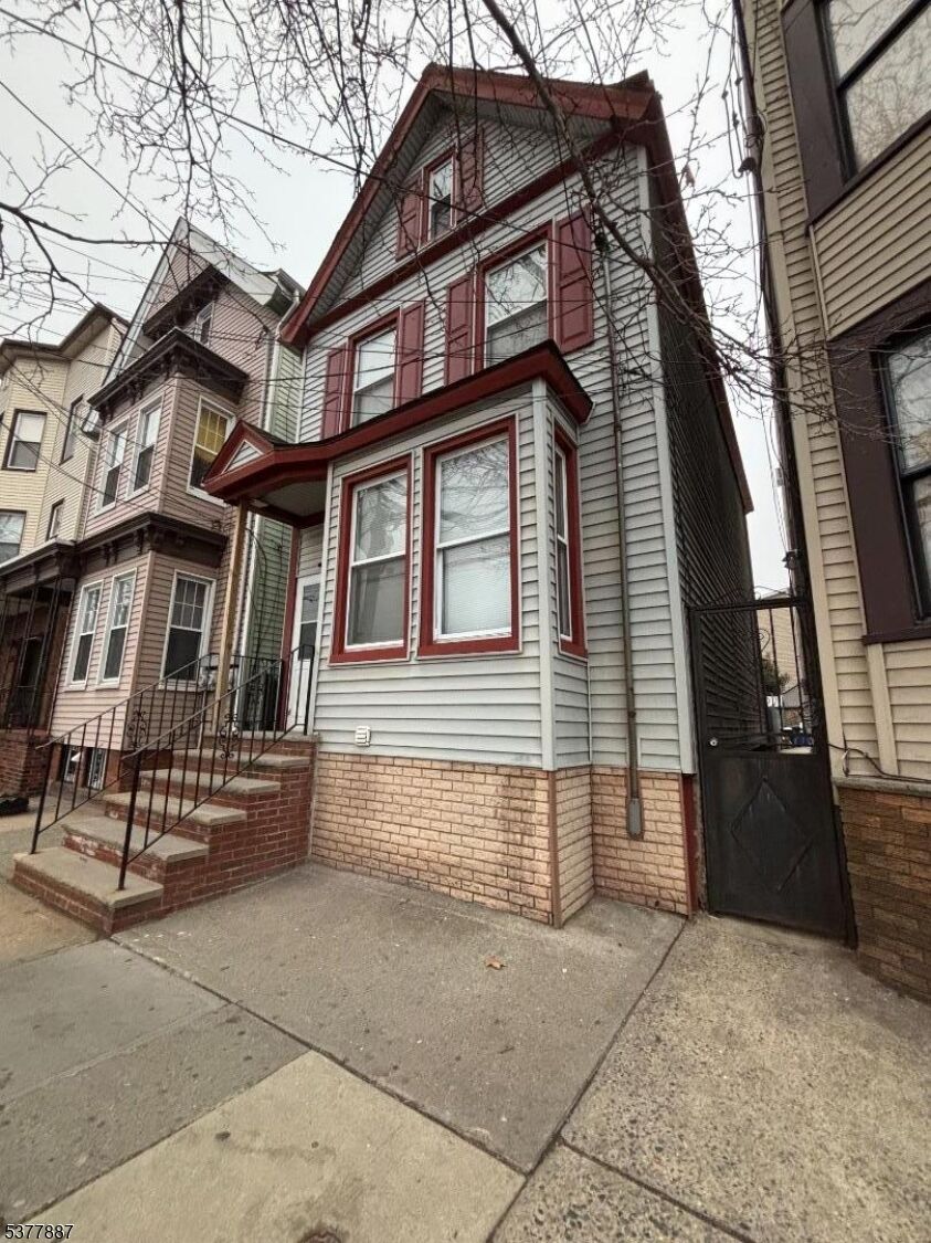 Property Photo: 85 Lang St NJ 07105