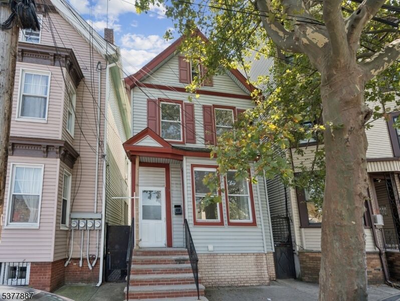 Property Photo:  85 Lang St  NJ 07105 