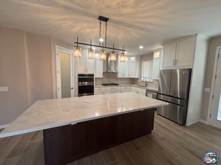 Property Photo: 412 S E St 101 CA 92251