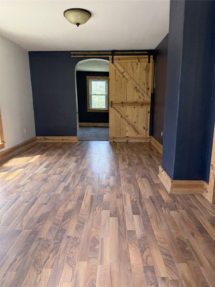 Property Photo:  405 2nd Street  IA 52222 