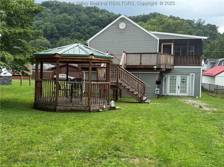 Property Photo: 5309 Venable Avenue SE WV 25304