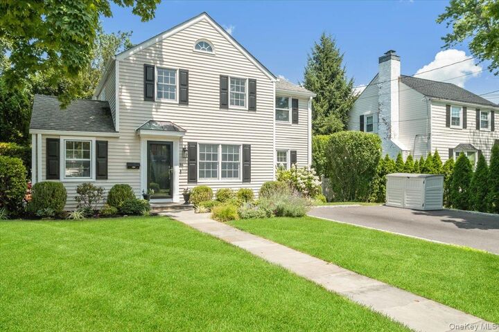 Property Photo:  91 Waverly Avenue  NY 10709 