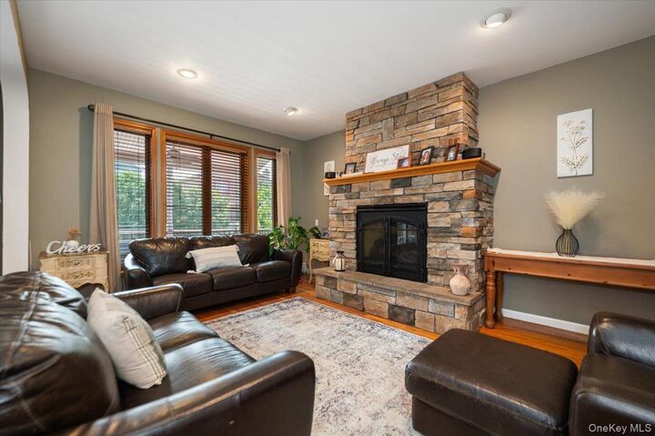 Property Photo:  3218 Glennon Place  NY 10465 