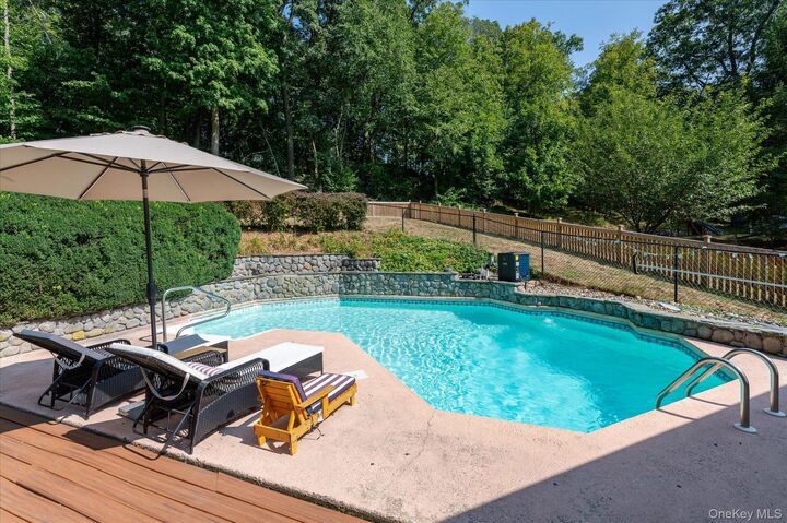 Property Photo: 39 Cliffside Lane NY 10549