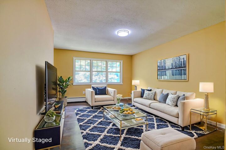 Property Photo:  1403 Barclay Manor 14C  NY 12550 