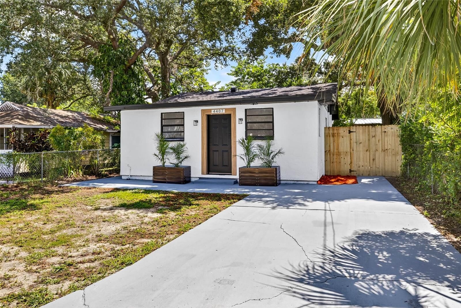 Property Photo: 4407 N 41st Street FL 33610