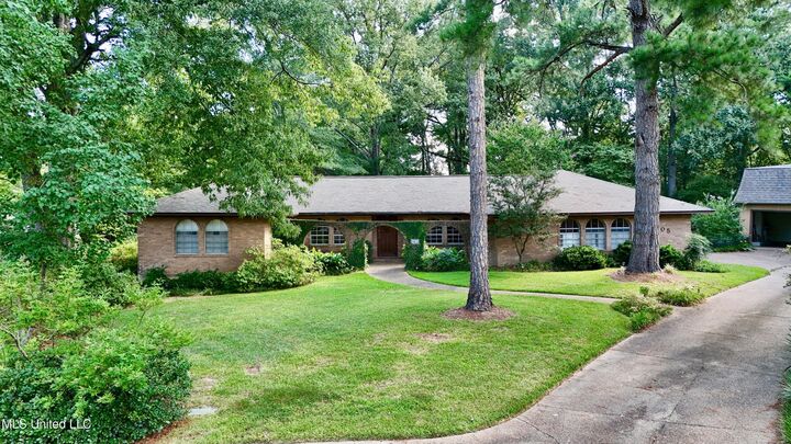 Property Photo: 605 Herndon Hill MS 39056