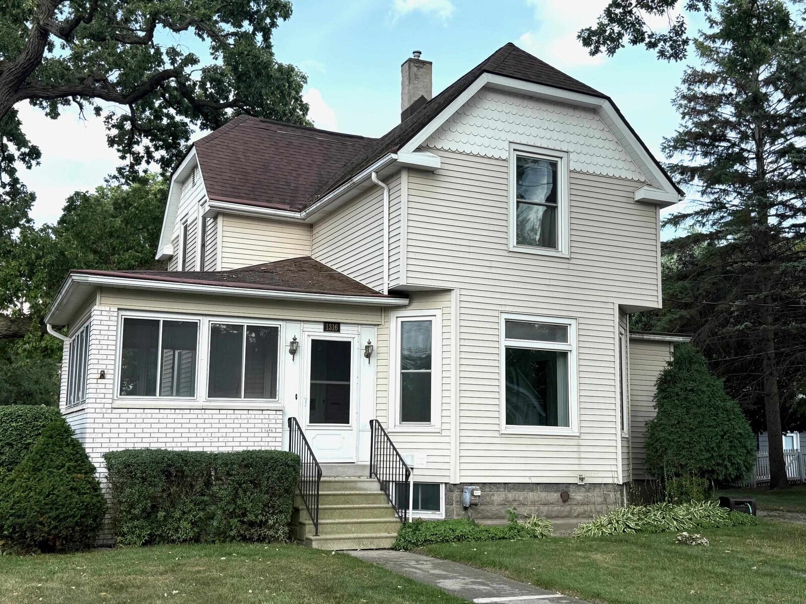 Property Photo:  1316 Park Avenue  MI 48708 