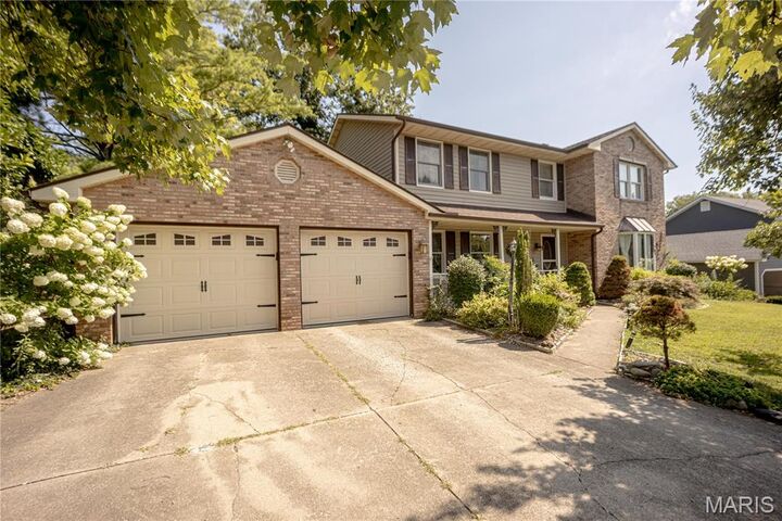 Property Photo: 1904 Pinehurst Court IL 62234