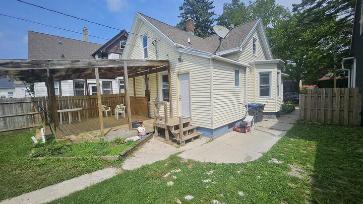 Property Photo: 2104 N 10th St WI 53081