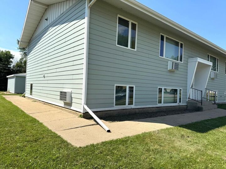 Property Photo: 2009 5th St NW ND 58703