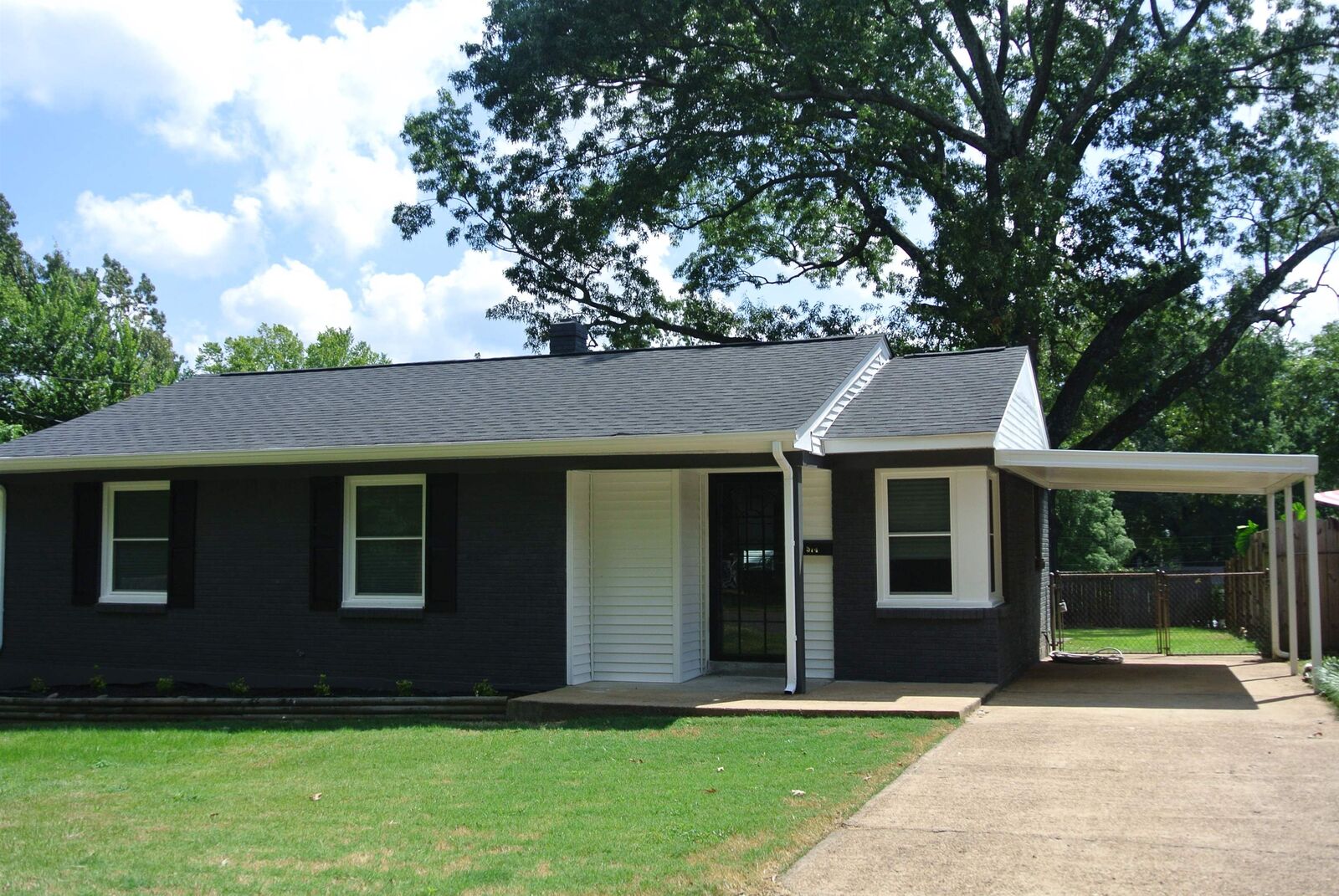 Property Photo:  574 Sabine St  TN 38117 