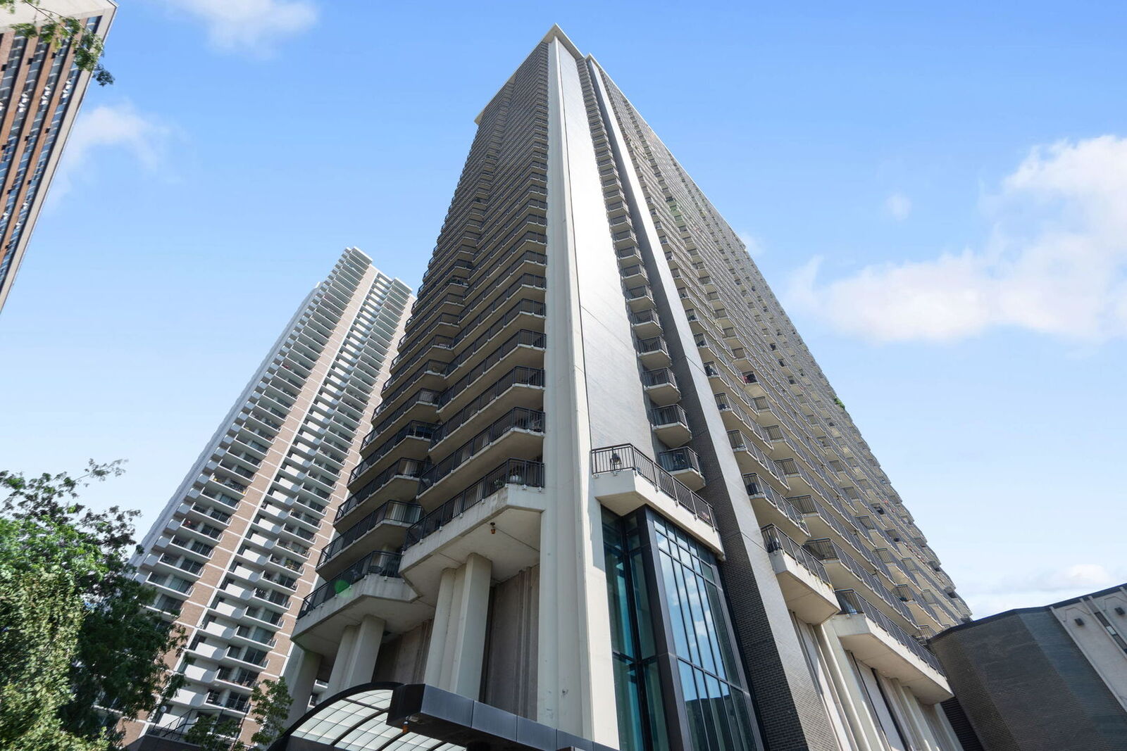 Property Photo:  6007 N Sheridan Road 15G  IL 60660 