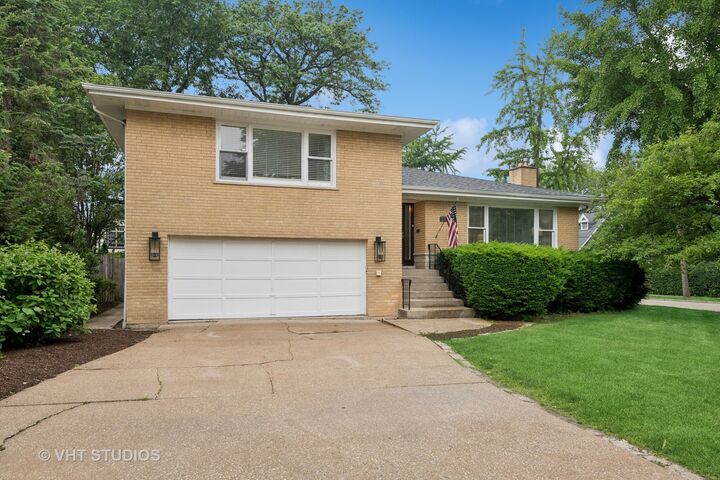 Property Photo:  504 S Spring Avenue  IL 60525 