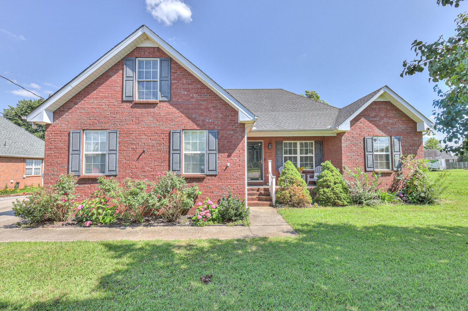 Property Photo:  1304 Auldridge Dr  TN 37037 
