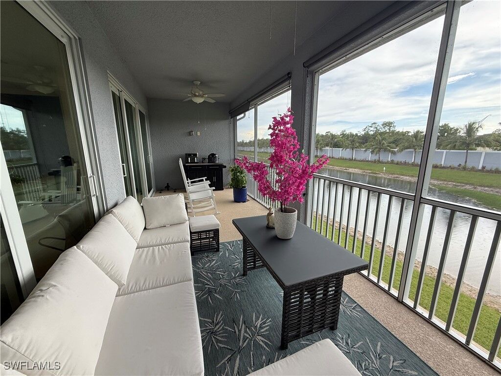 Property Photo: 2543 Seychelles Drive 607 FL 34112