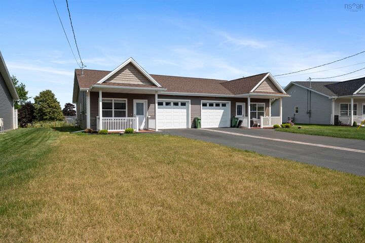 Property Photo: 12 Summer Hill Place NS B6L 0G9