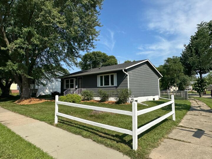 1903 43rd Street NW  Rochester MN 55901 photo