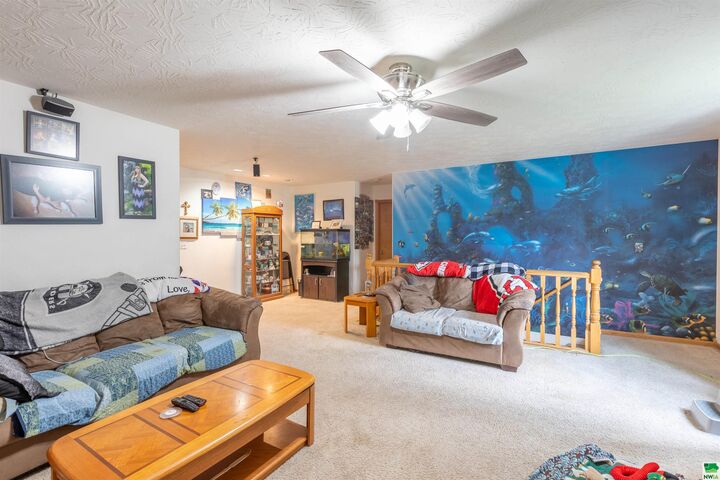 Property Photo: 2429 W 5th St IA 51103