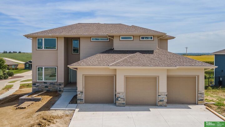 Property Photo: 135 N 10th Avenue NE 68059