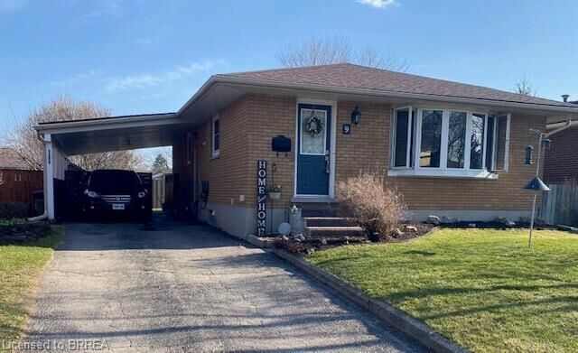 9 Blueridge Crescent  Brantford ON N3R 5E6 photo