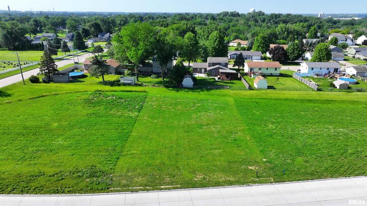 Property Photo: 1813 Zara Trace Street IA 52732