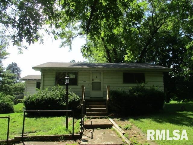 Property Photo:  1026 N Main Street  IL 61542 