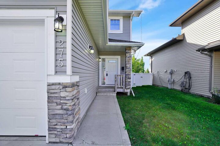 Property Photo: 275 Cedar Square AB T4M 0A1