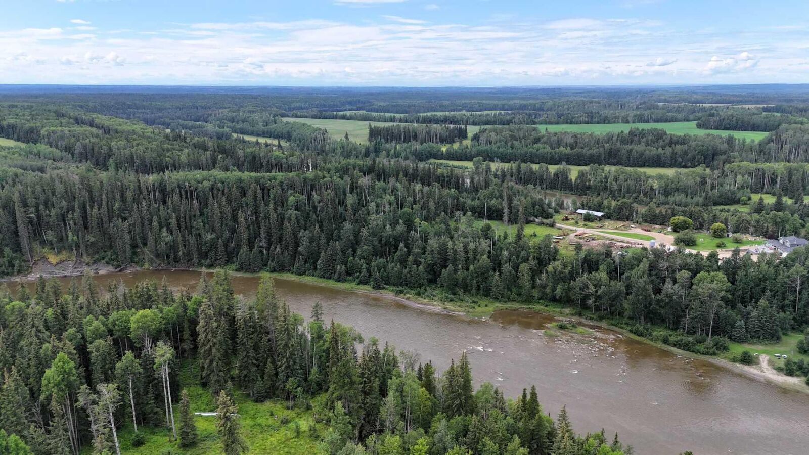 Property Photo:  16511 Township Road 532A 10A  AB T7E 3A6 
